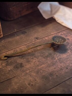 Vintage Cast Iron Skimmer Spoon - 70s Primitive Farmhouse Decor